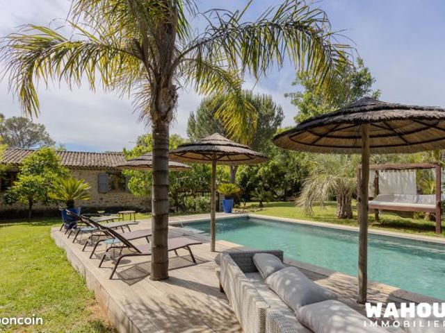 Villa 4 pièces 146 m²