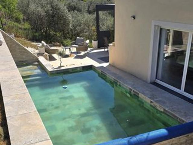 Villa 4 pièces 146 m²