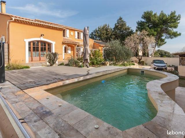 Villa 4 pièces 146 m²