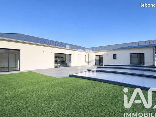 Villa 4 pièces 146 m²