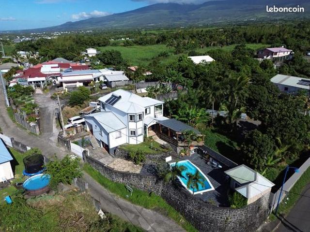 Villa 4 pièces 146 m²