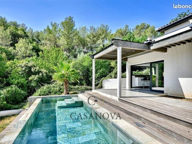 Villa 4 pièces 146 m²