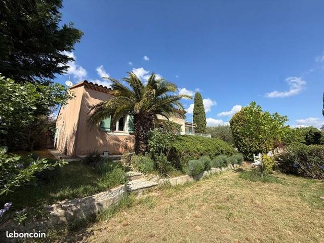Villa 4 pièces 146 m²