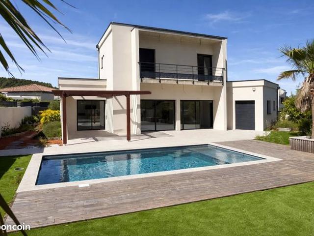 Villa 4 pièces 147 m²