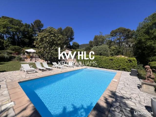 Villa 4 pièces 148 m²
