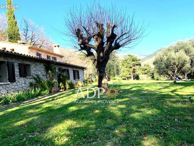 Villa 4 pièces 150 m²