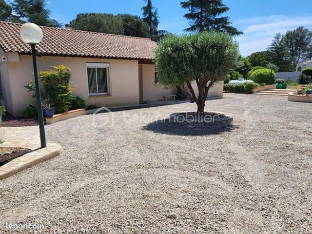 Villa 4 pièces 150 m²