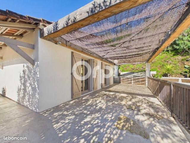 Villa 4 pièces 150 m²