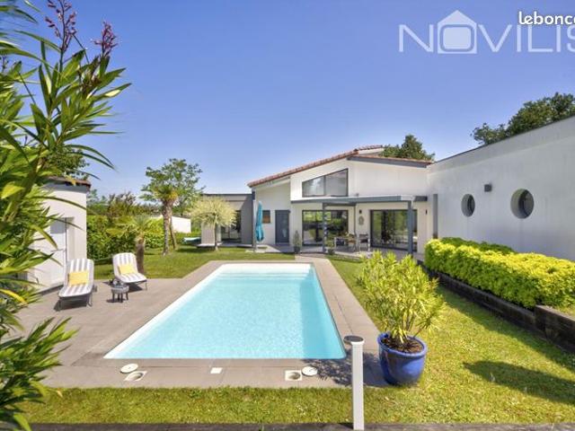 Villa 4 pièces 150 m²
