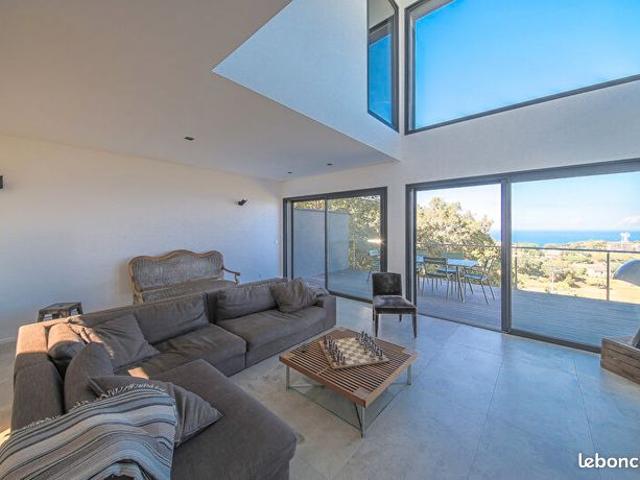 Villa 4 pièces 150 m²