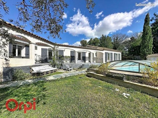 Villa 4 pièces 151 m²