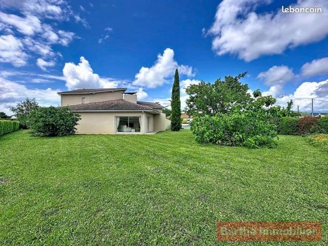Villa 4 pièces 151 m²