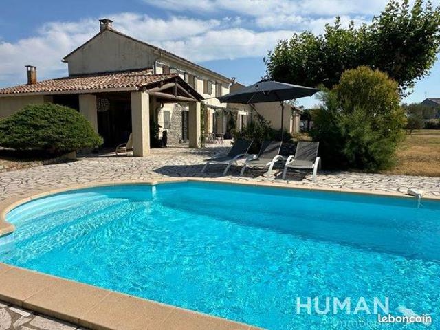 Villa 4 pièces 153 m²