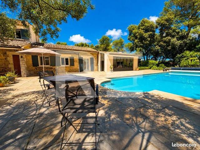 Villa 4 pièces 154 m²