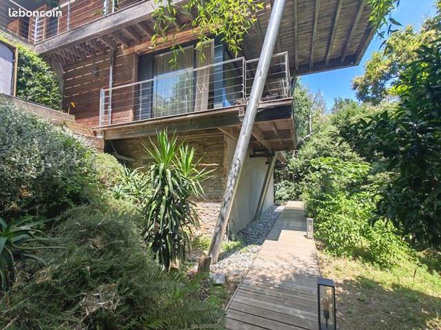 Villa 4 pièces 154 m²