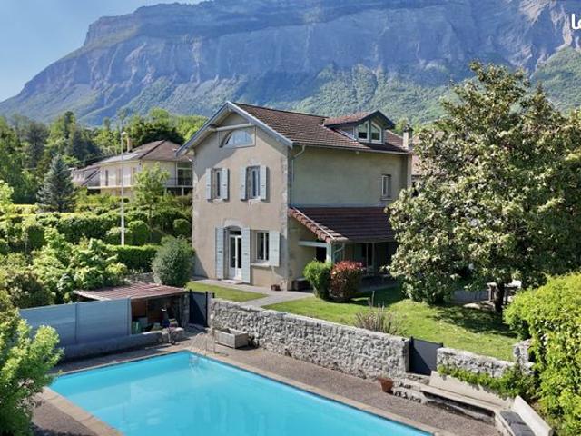 Villa 4 pièces 156 m²