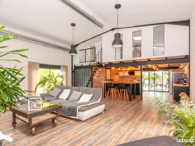 Villa 4 pièces 156 m²