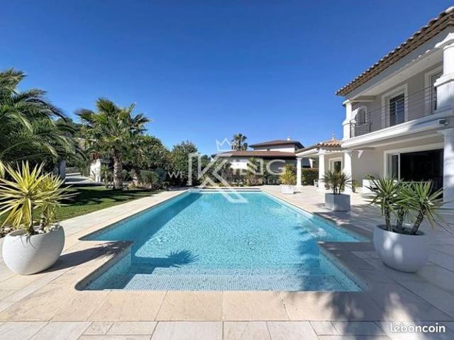 Villa 4 pièces 157 m²