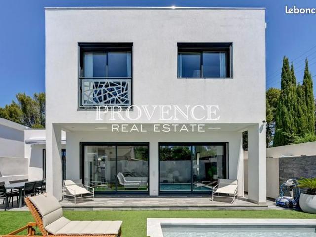 Villa 4 pièces 197 m²