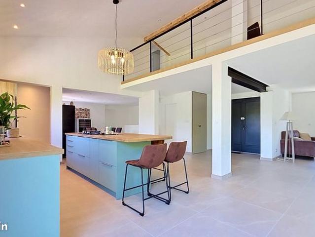 Villa 4 pièces 159 m²