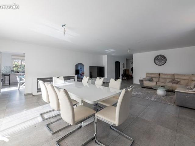 Villa 4 pièces 159 m²
