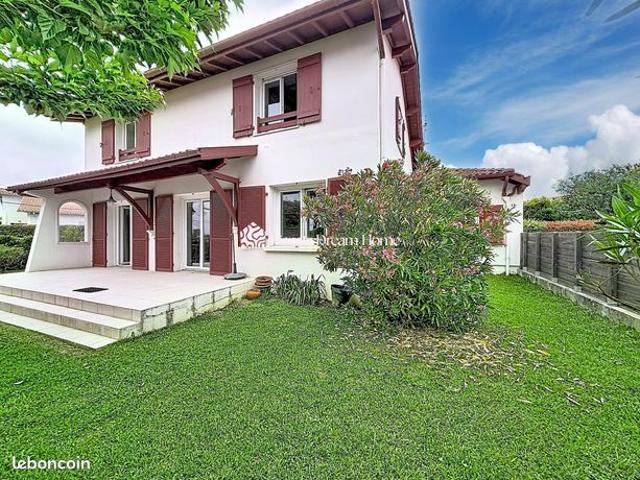 Villa 4 pièces 160 m²