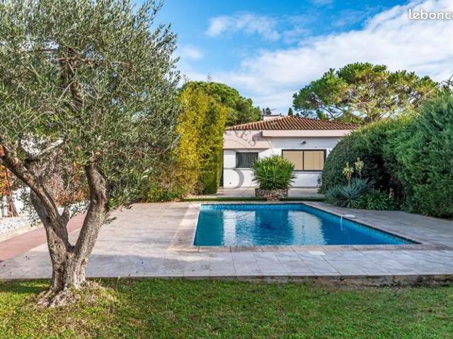 Villa 4 pièces 160 m²