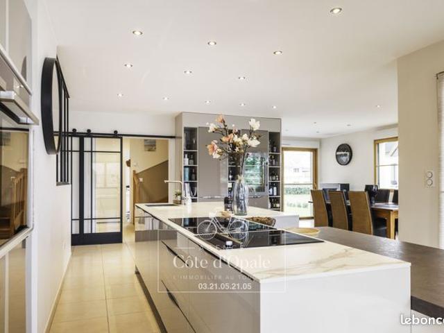Villa 4 pièces 160 m²
