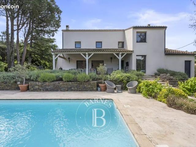 Villa 4 pièces 160 m²