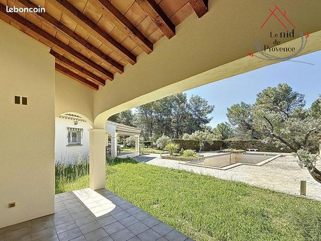 Villa 4 pièces 160 m²