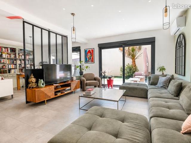 Villa 4 pièces 163 m²