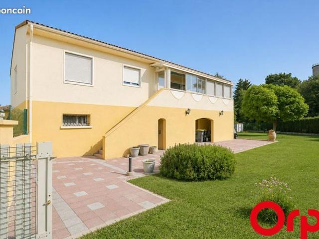 Villa 4 pièces 163 m²