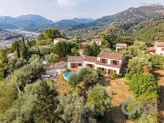 Villa 4 pièces 164 m²