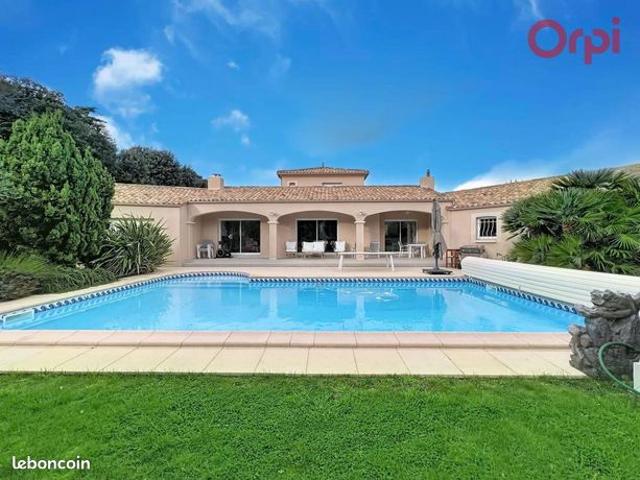 Villa 4 pièces 165 m²