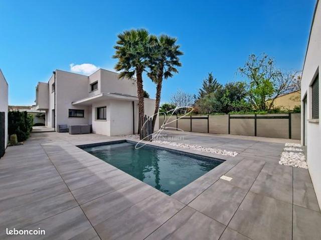 Villa 4 pièces 165 m²