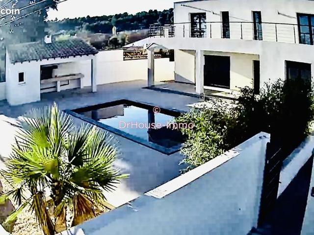Villa 4 pièces 165 m²