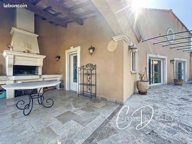 Villa 4 pièces 166 m²