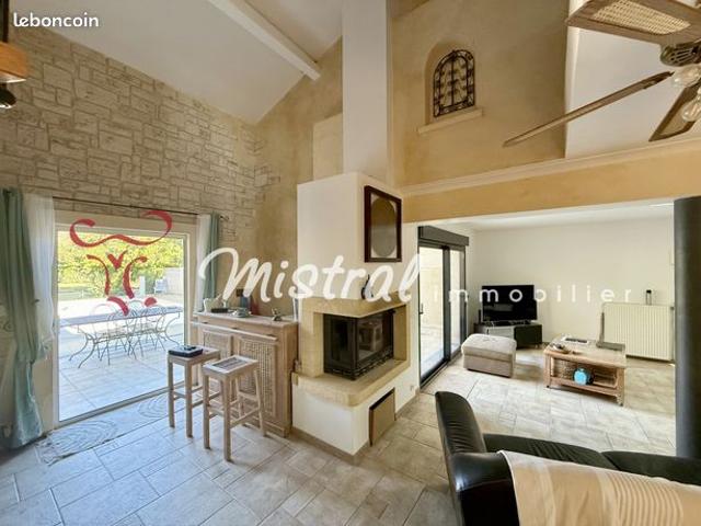 Villa 4 pièces 167 m²