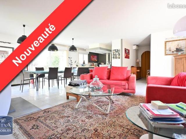 Villa 4 pièces 167 m²