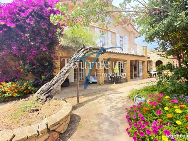 Villa 4 pièces 167 m²