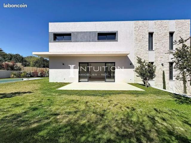 Villa 4 pièces 170 m²