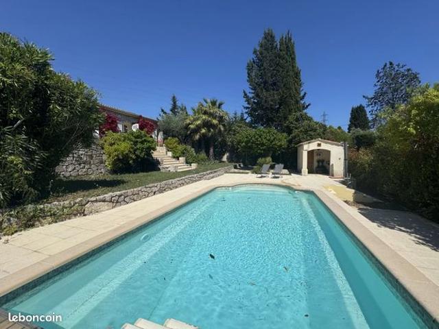 Villa 4 pièces 173 m²