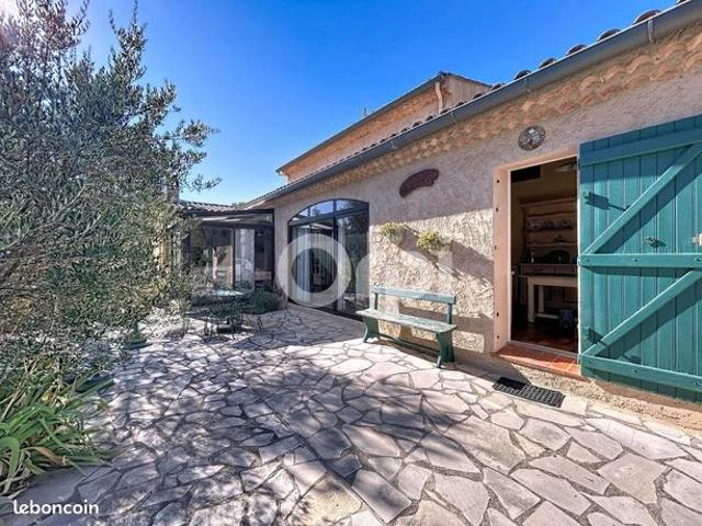 Villa 4 pièces 174 m²