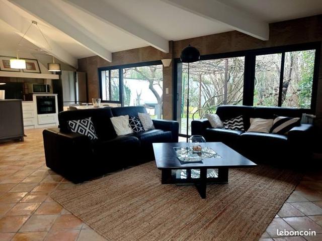 Villa 4 pièces 174 m²