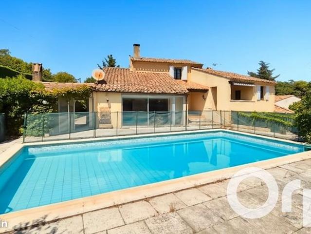 Villa 4 pièces 175 m²