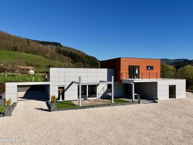 Villa 4 pièces 175 m²
