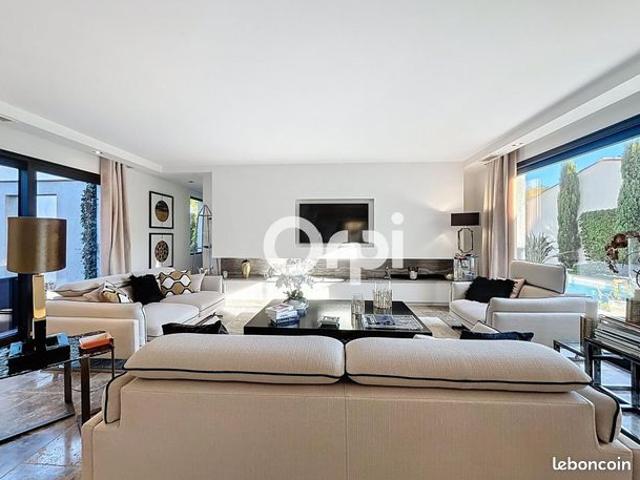 Villa 4 pièces 180 m²