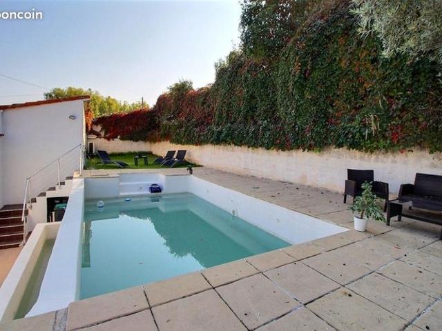 Villa 4 pièces 180 m²
