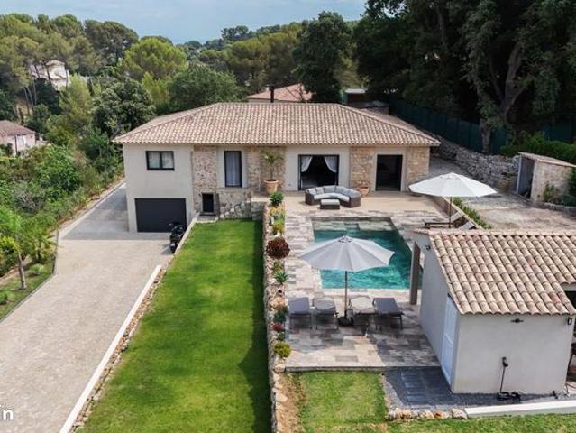 Villa 4 pièces 180 m²