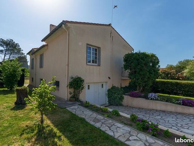 Villa 4 pièces 184 m²